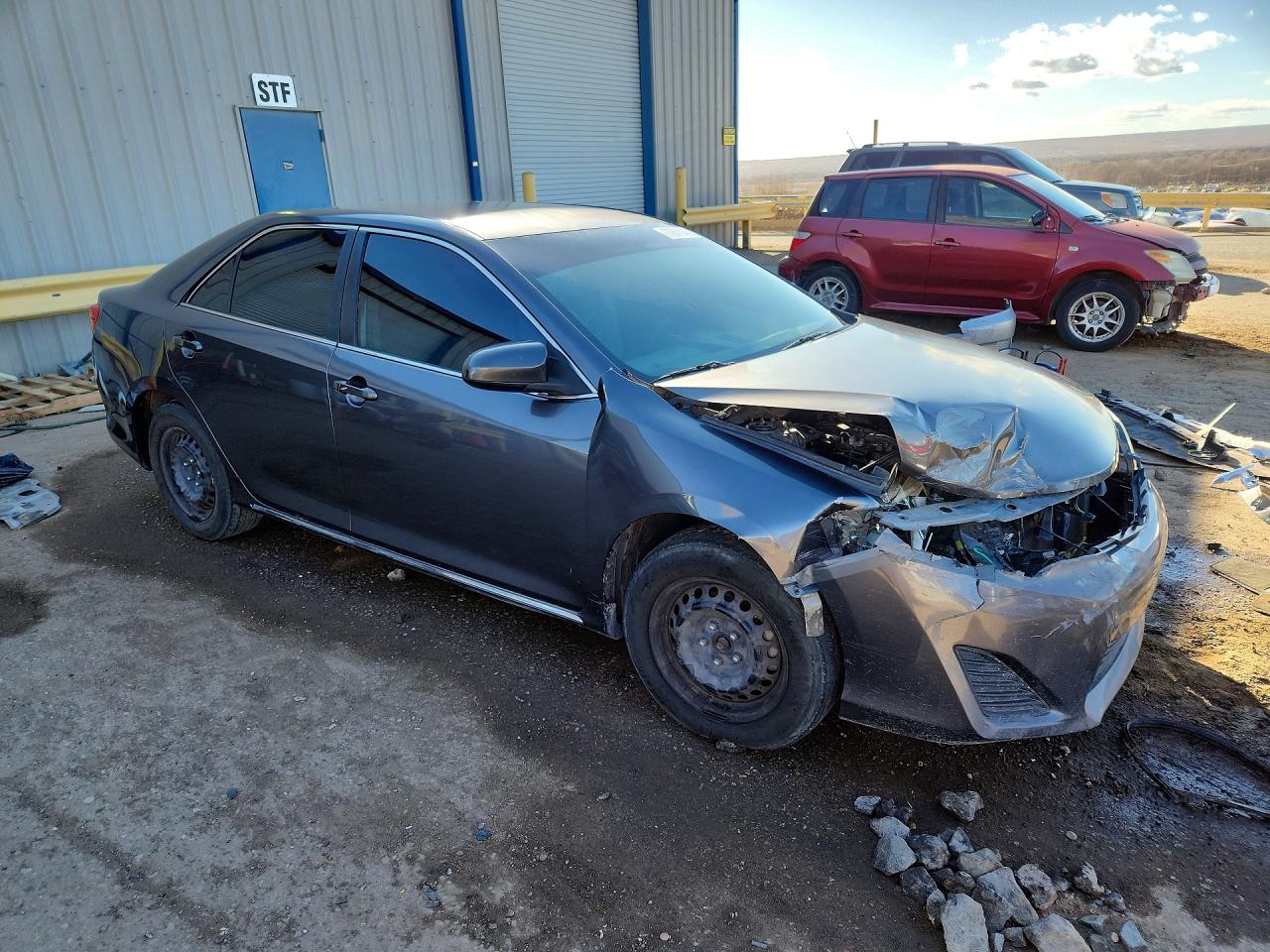 2014 TOYOTA CAMRY LE photo 4