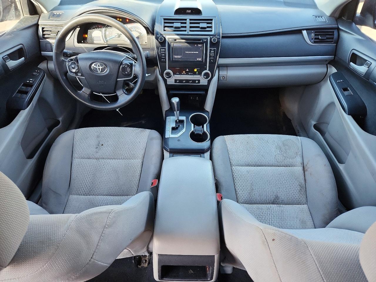 2014 TOYOTA CAMRY LE photo 8