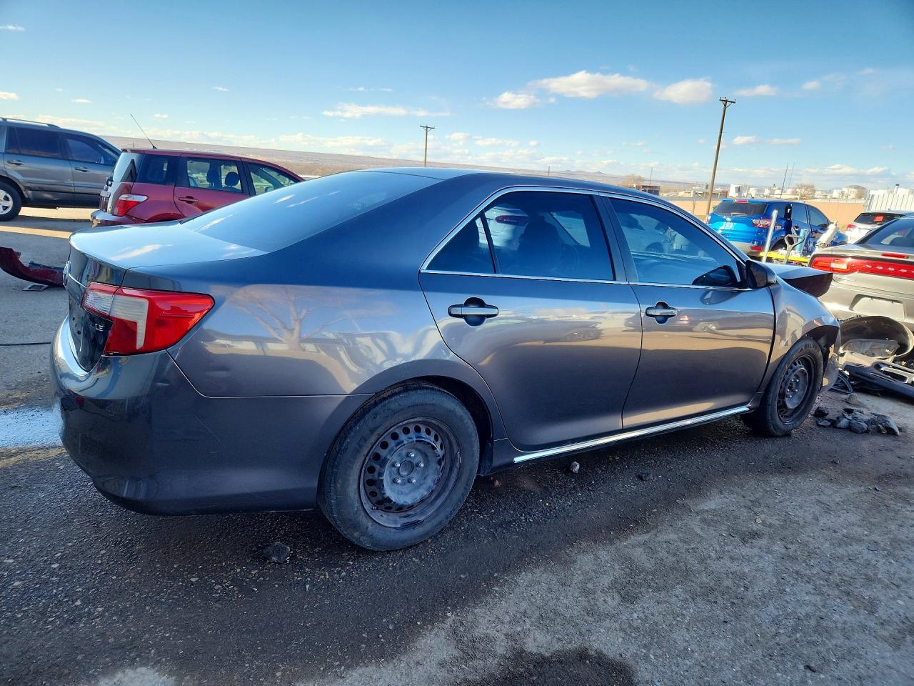 2014 TOYOTA CAMRY LE photo 3