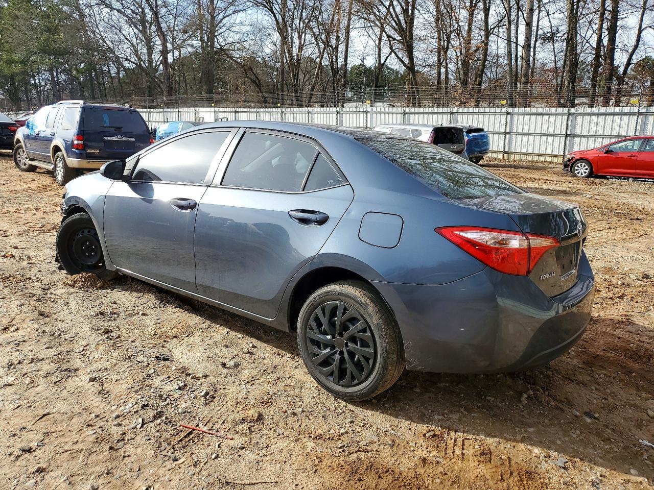 2017 TOYOTA COROLLA photo 3