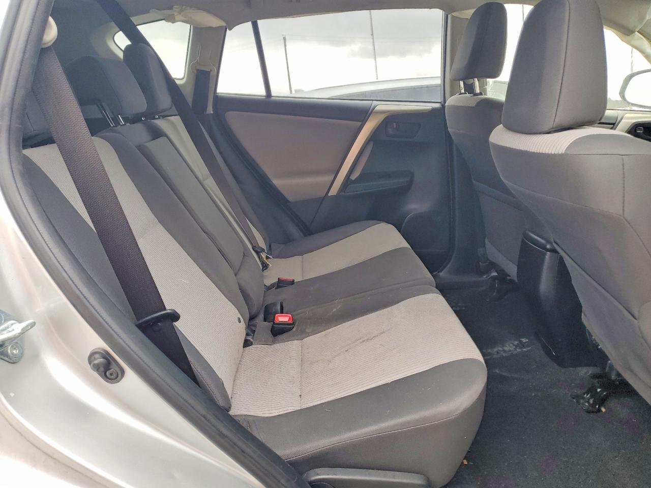 2015 TOYOTA RAV4 LE photo 21