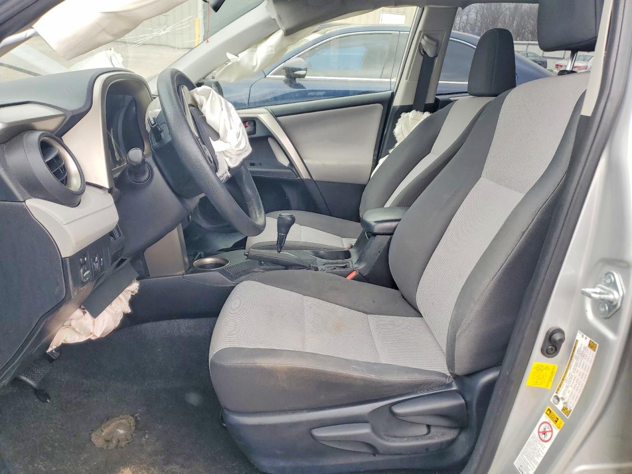 2015 TOYOTA RAV4 LE photo 13