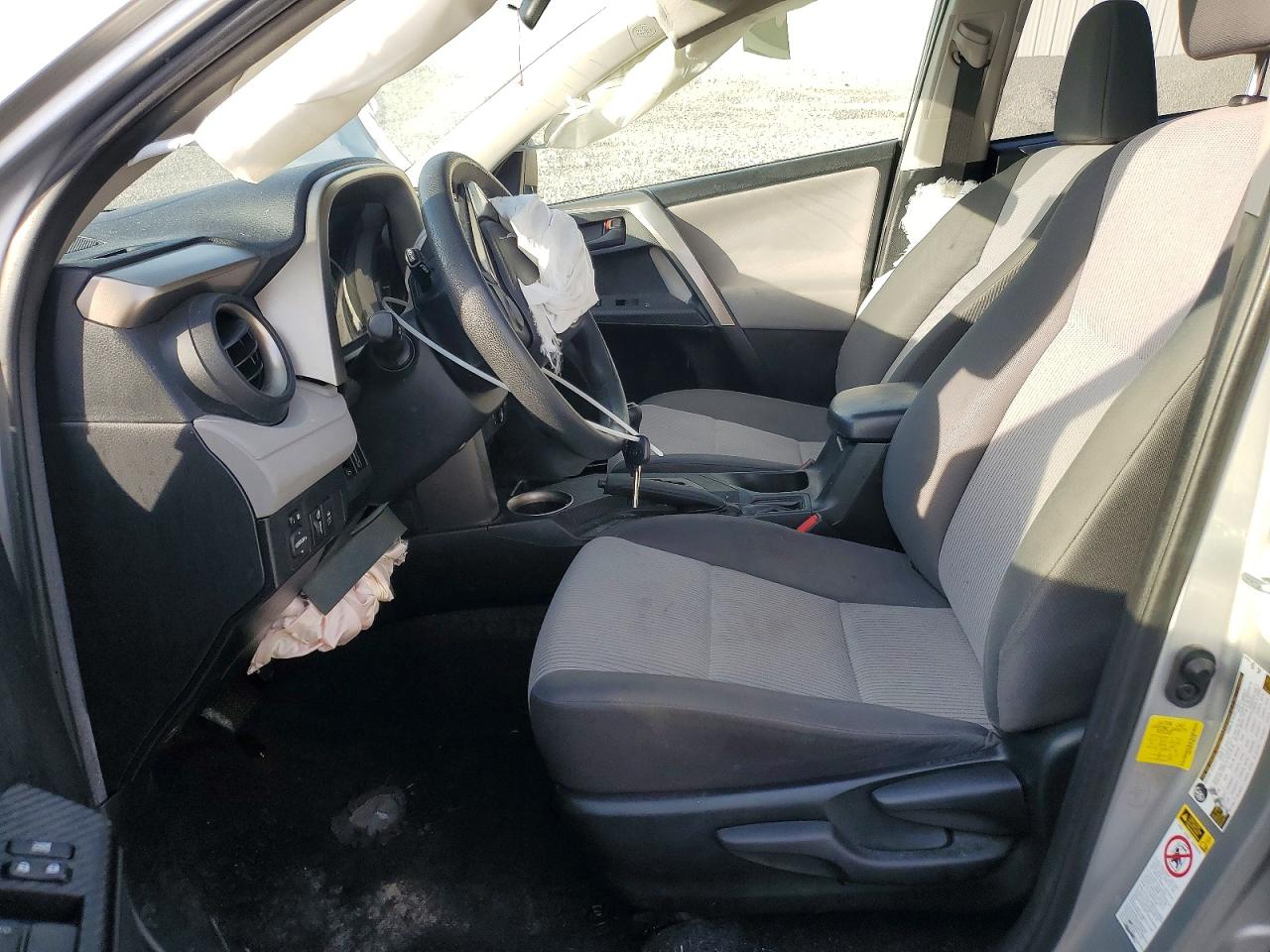 2015 TOYOTA RAV4 LE photo 14