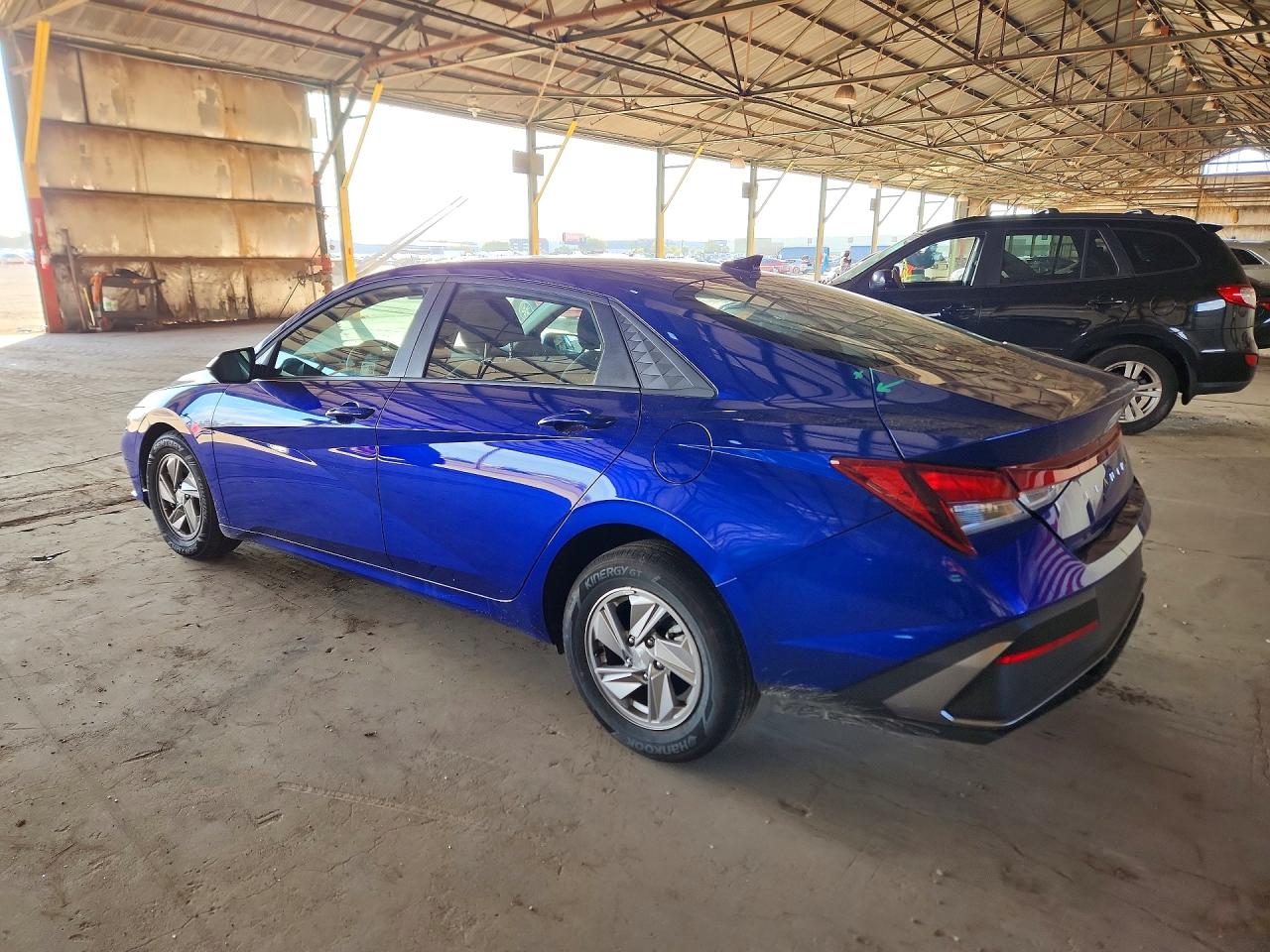 2025 HYUNDAI ELANTRA SE photo 2