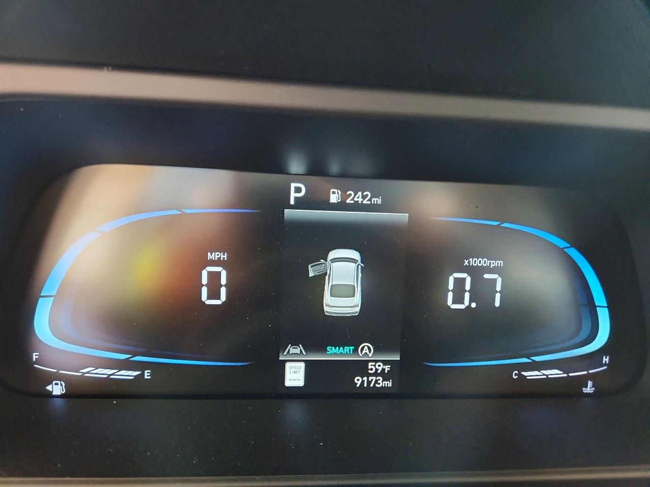 2025 HYUNDAI ELANTRA SE photo 9