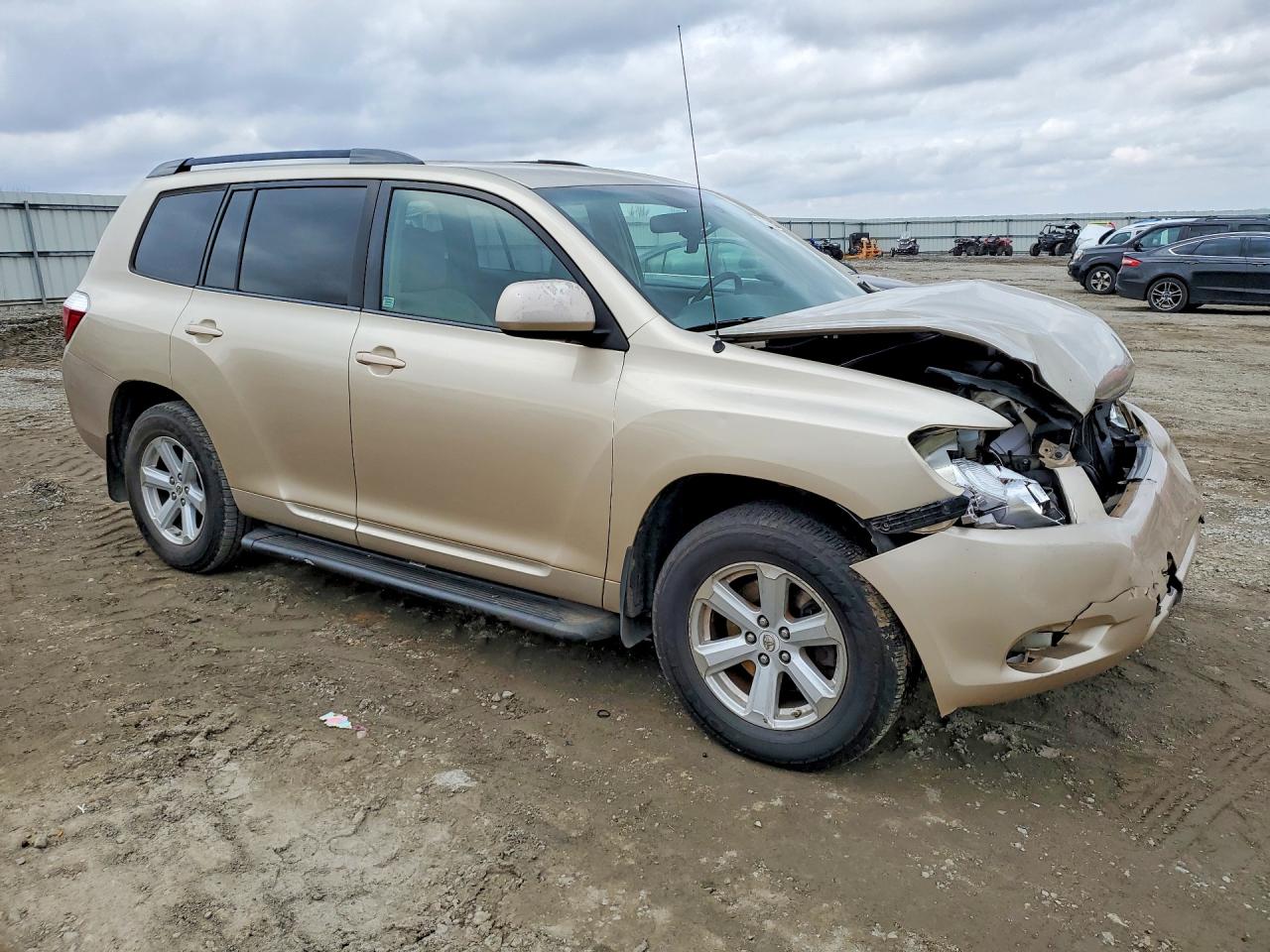 2010 TOYOTA HIGHLANDER photo 4