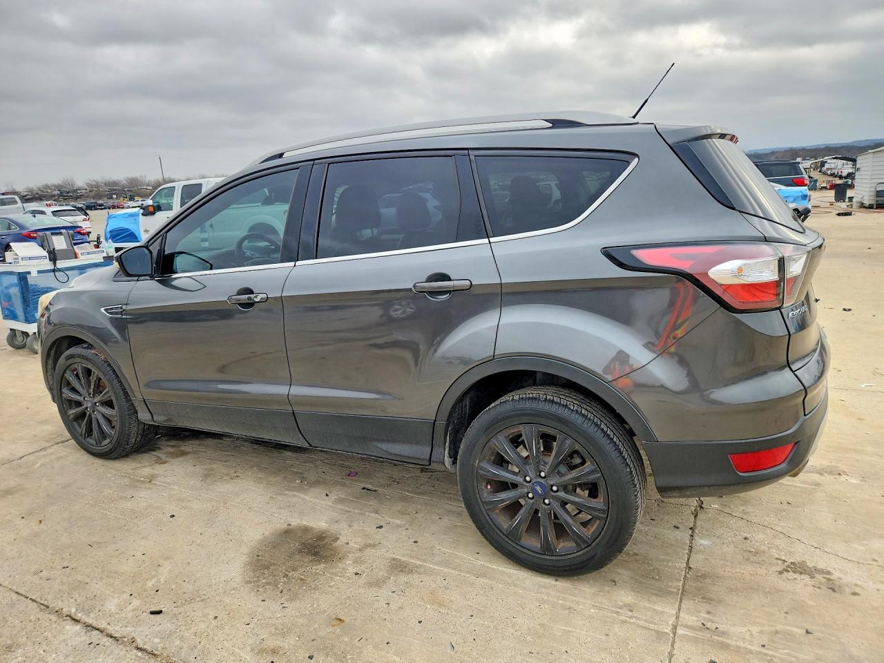 2017 FORD ESCAPE TITANIUM photo 3