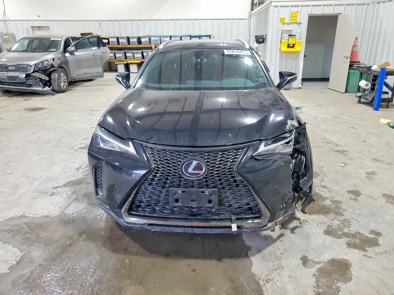 2021 LEXUS UX 250H photo 5