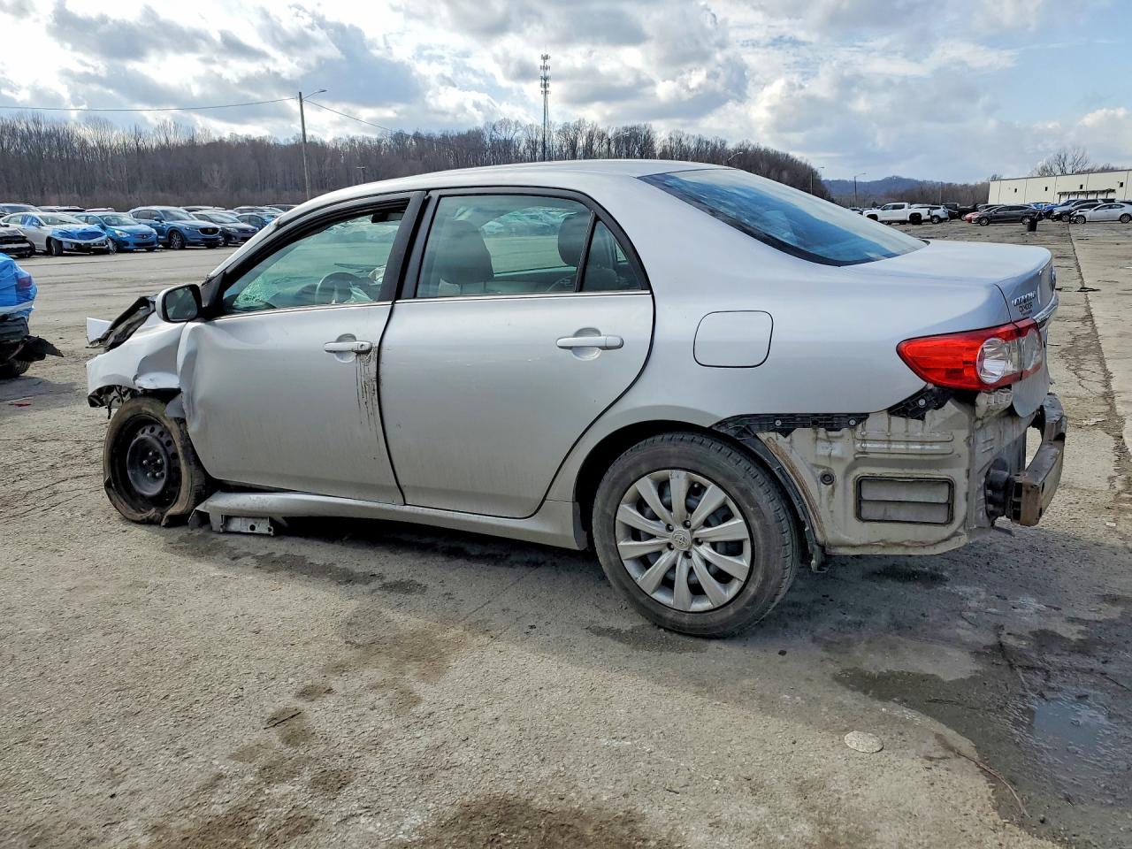 2013 TOYOTA COROLLA BASE photo 2