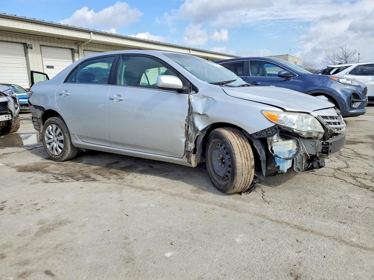 2013 TOYOTA COROLLA BASE photo 4