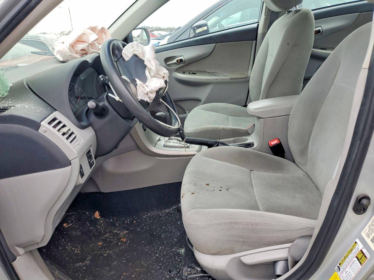 2013 TOYOTA COROLLA BASE photo 7