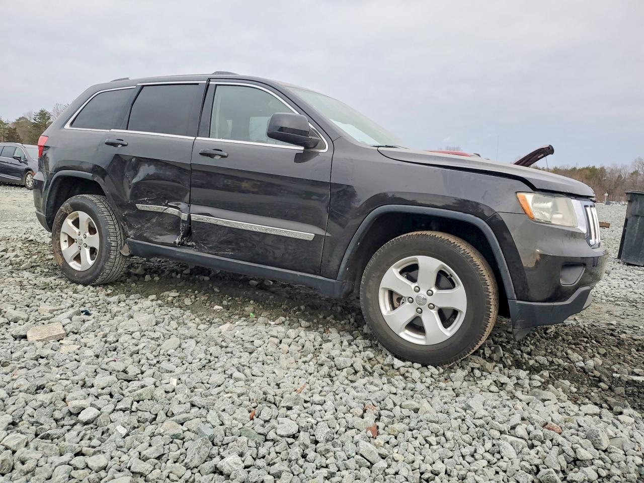 2012 JEEP GRAND CHEROKEE LAREDO photo 4