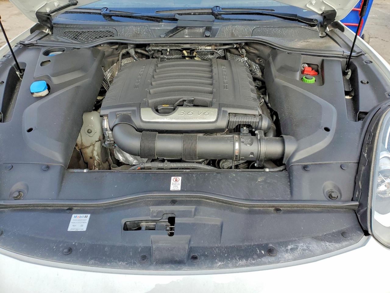 2017 PORSCHE CAYENNE photo 23