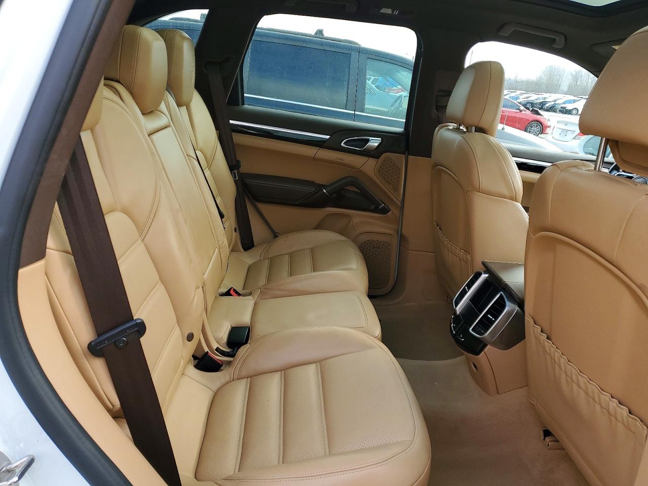 2017 PORSCHE CAYENNE photo 21