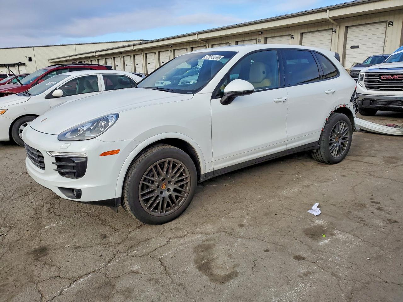 2017 PORSCHE CAYENNE