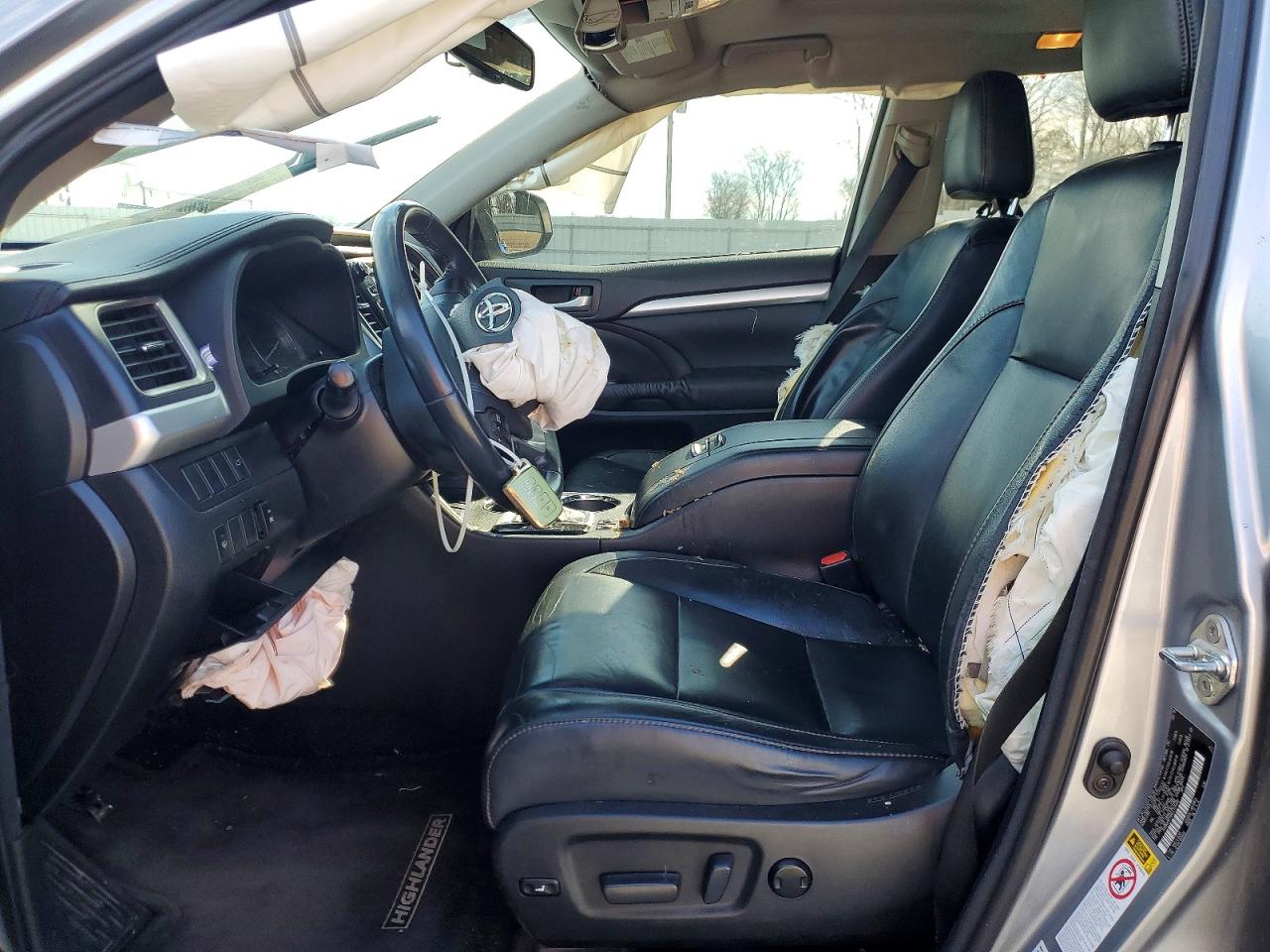 2016 TOYOTA HIGHLANDER XLE photo 7