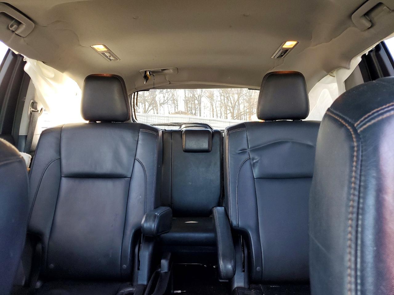 2016 TOYOTA HIGHLANDER XLE photo 10