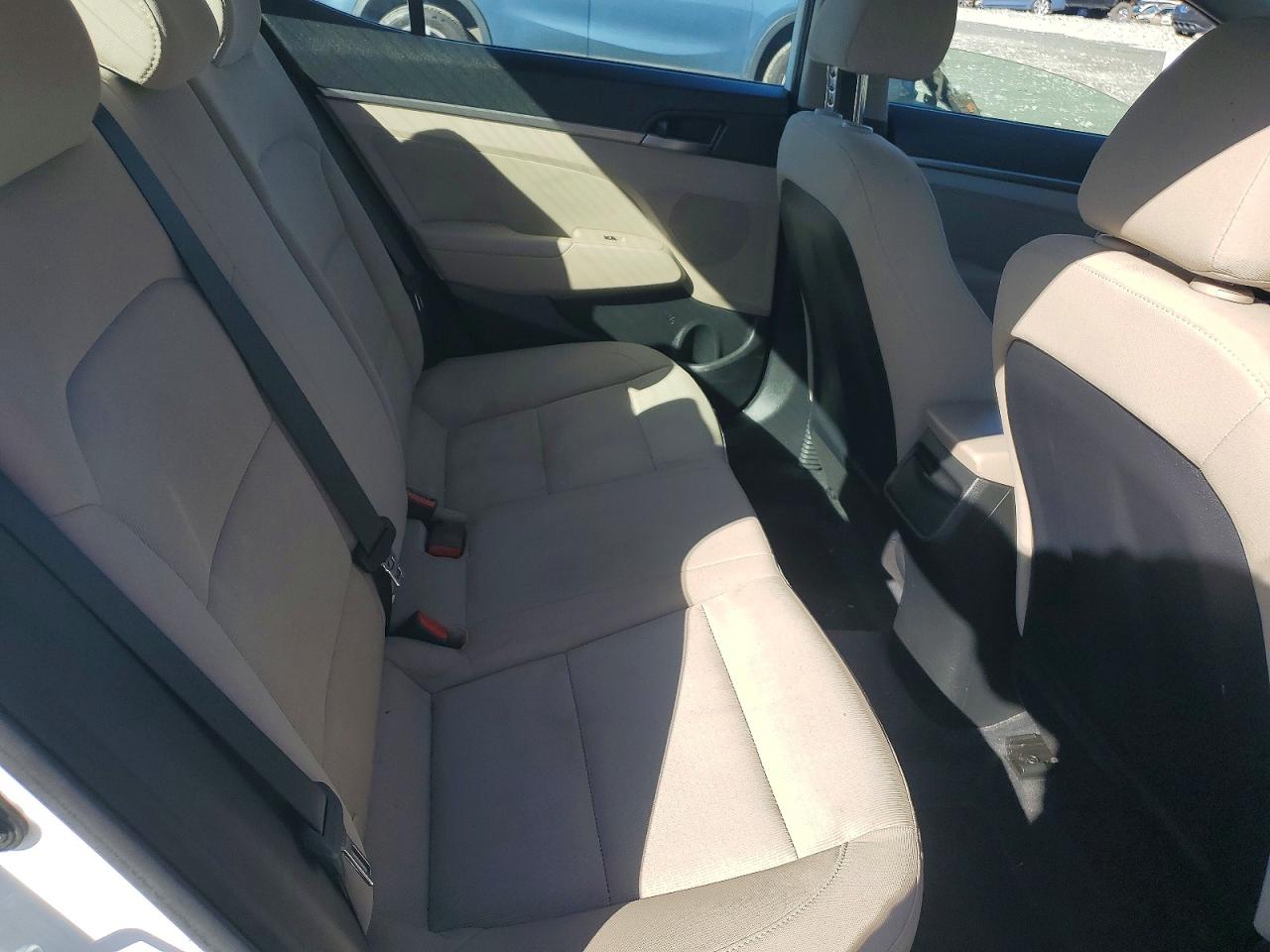 2018 HYUNDAI ELANTRA SEL photo 19