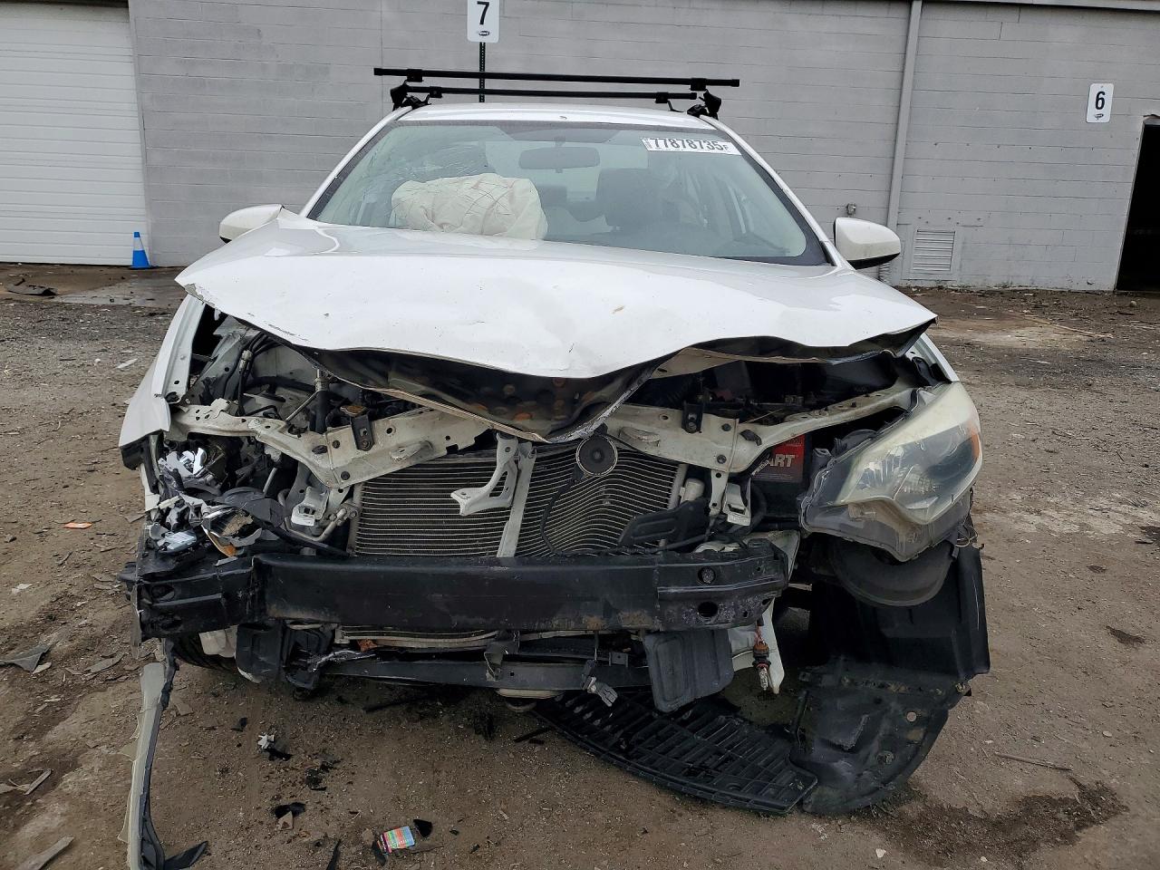2015 TOYOTA COROLLA LE photo 9
