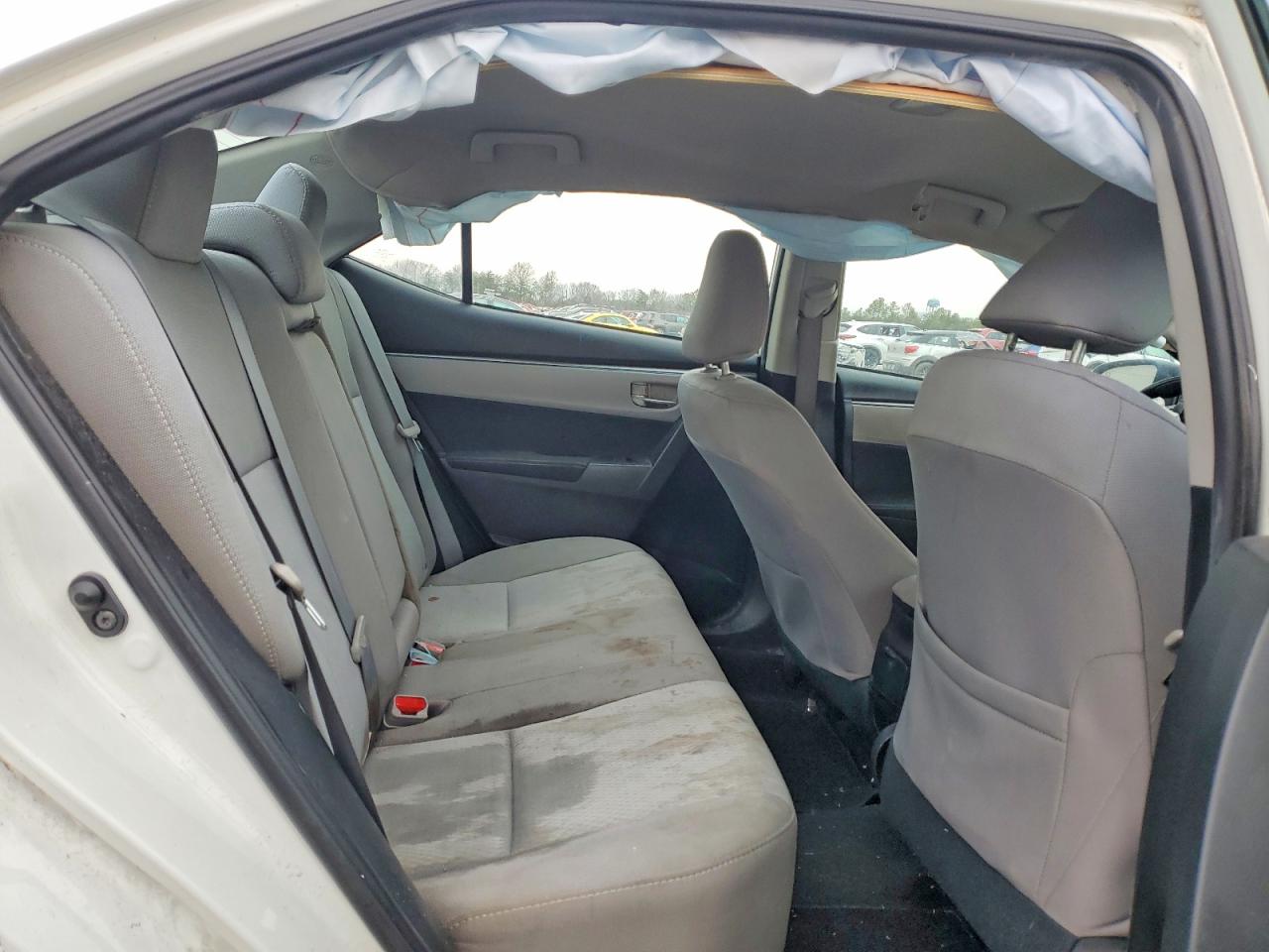 2015 TOYOTA COROLLA LE photo 19
