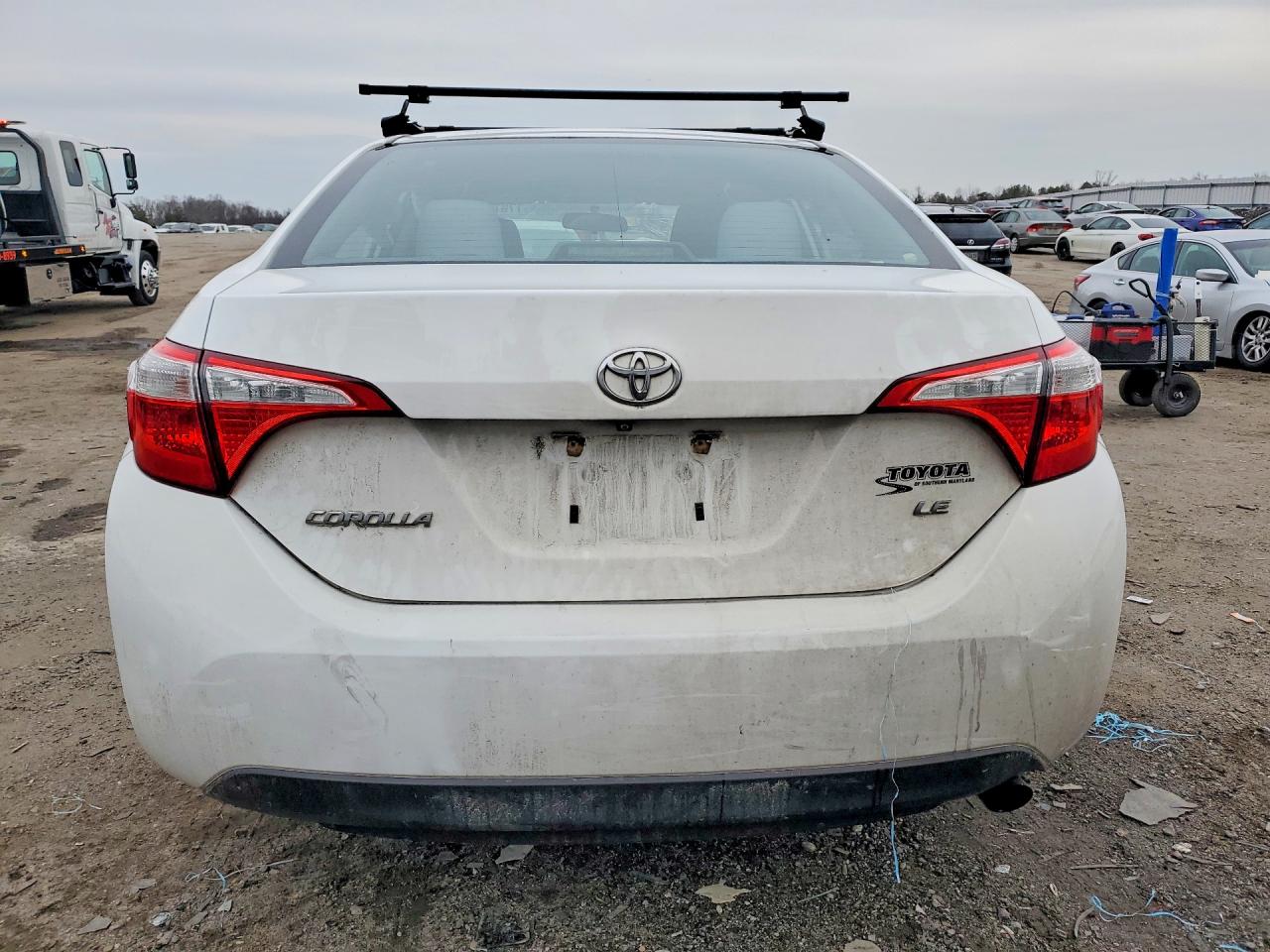 2015 TOYOTA COROLLA LE photo 11