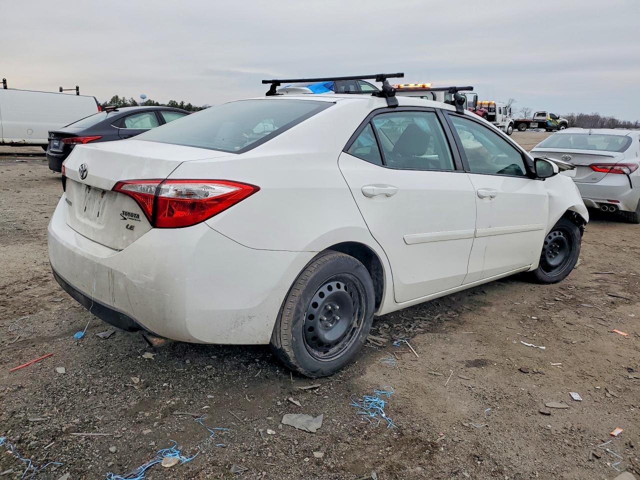 2015 TOYOTA COROLLA LE photo 5