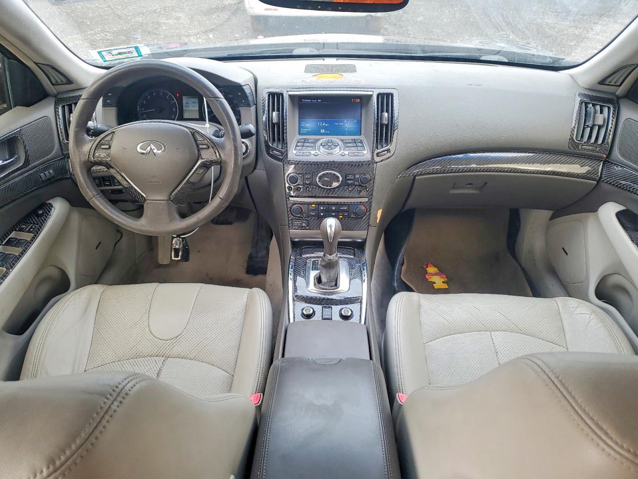 2011 INFINITI G37 photo 15