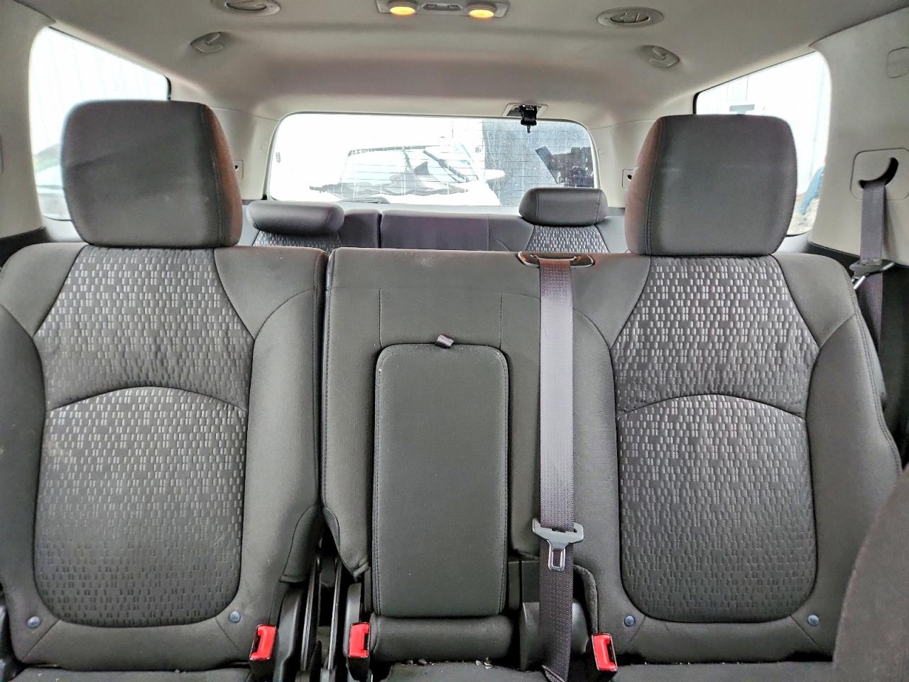 2011 GMC ACADIA SLE photo 28