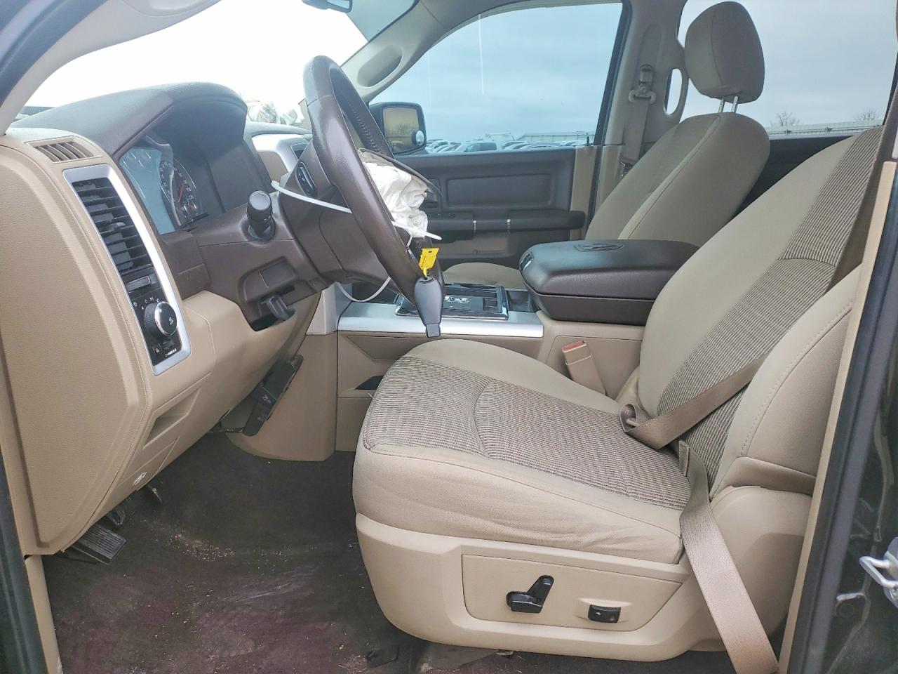 2010 DODGE RAM 1500 photo 13