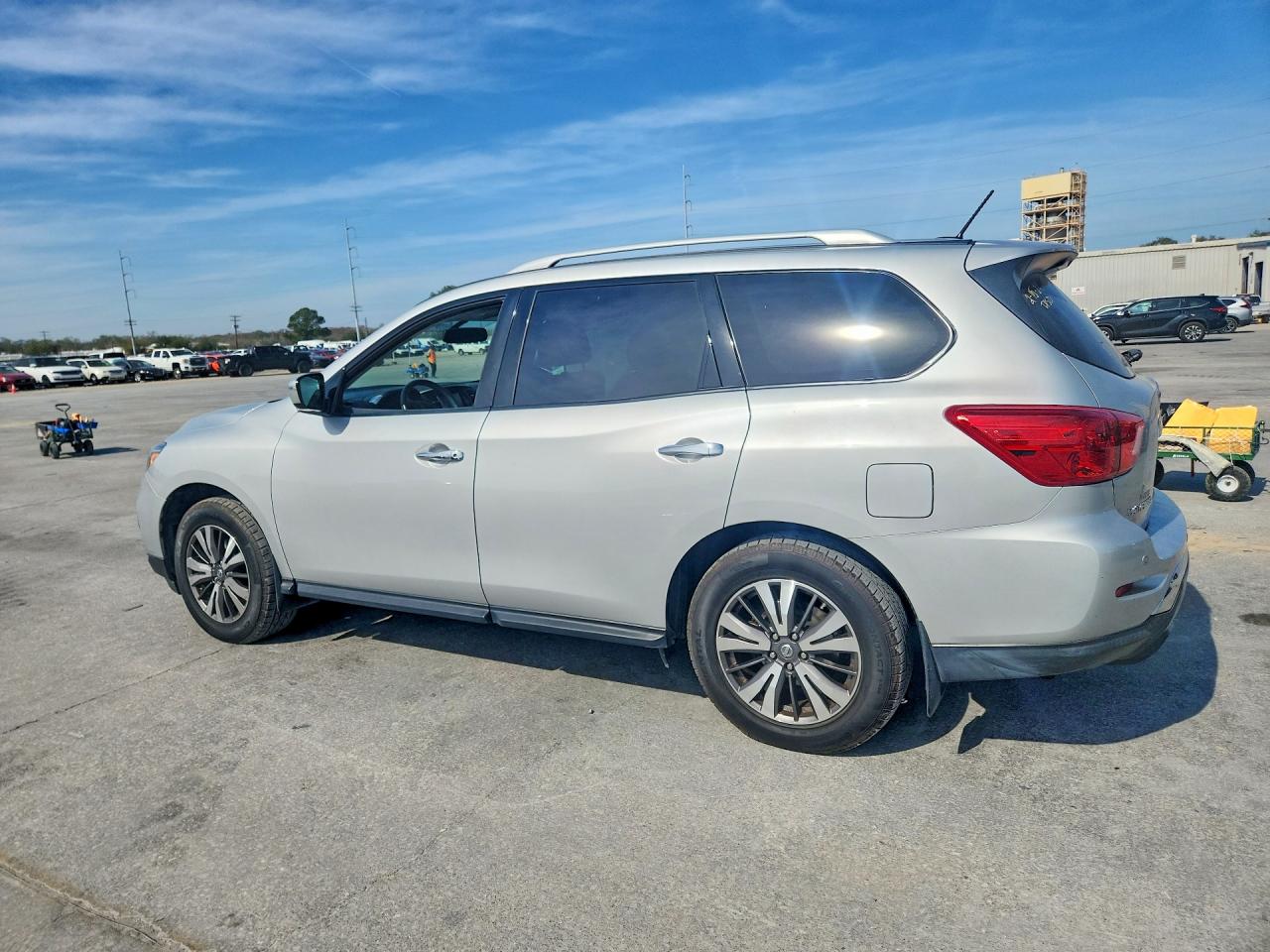 2017 NISSAN PATHFINDER S photo 2