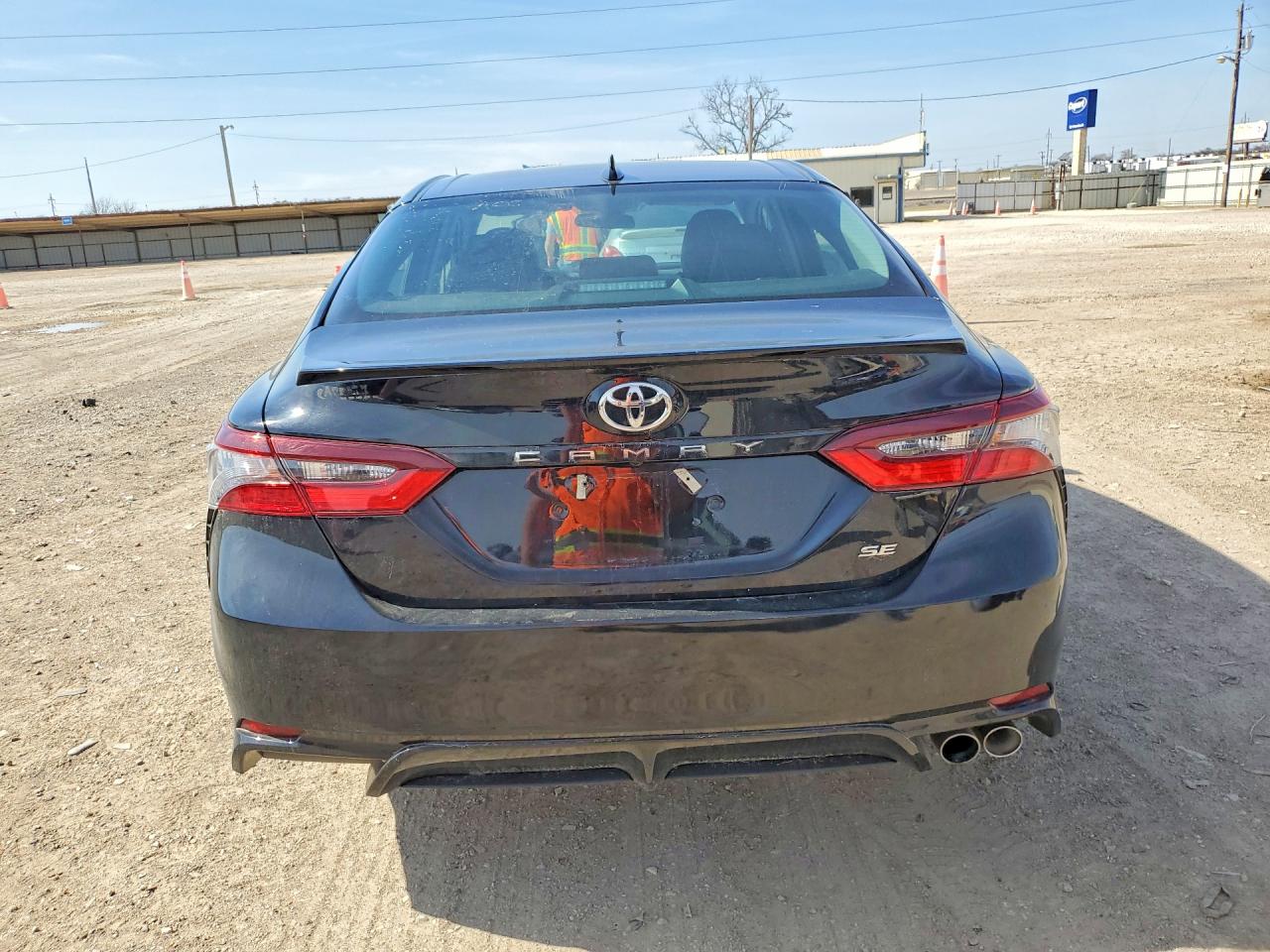 2024 TOYOTA CAMRY SE NIGHT SHADE photo 6