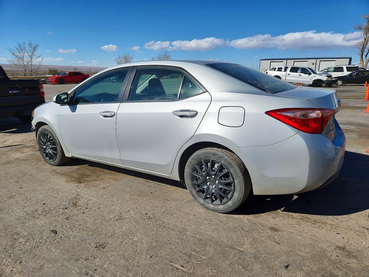 2019 TOYOTA COROLLA LE photo 2