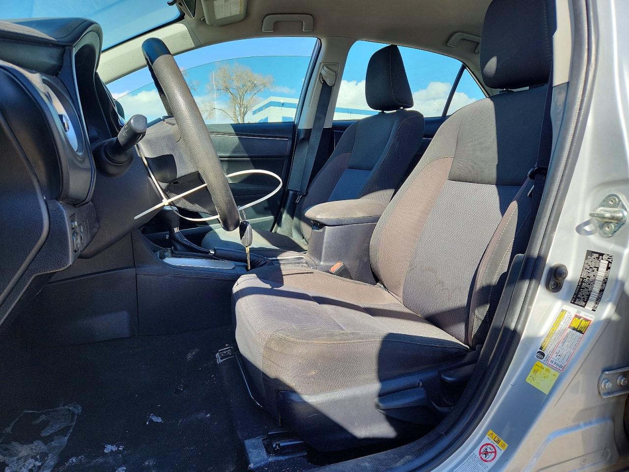 2019 TOYOTA COROLLA LE photo 7