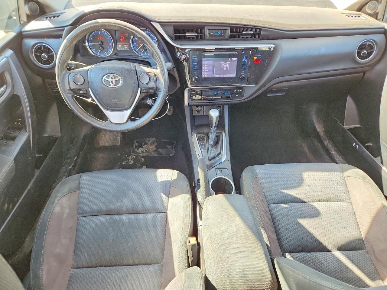 2019 TOYOTA COROLLA LE photo 8