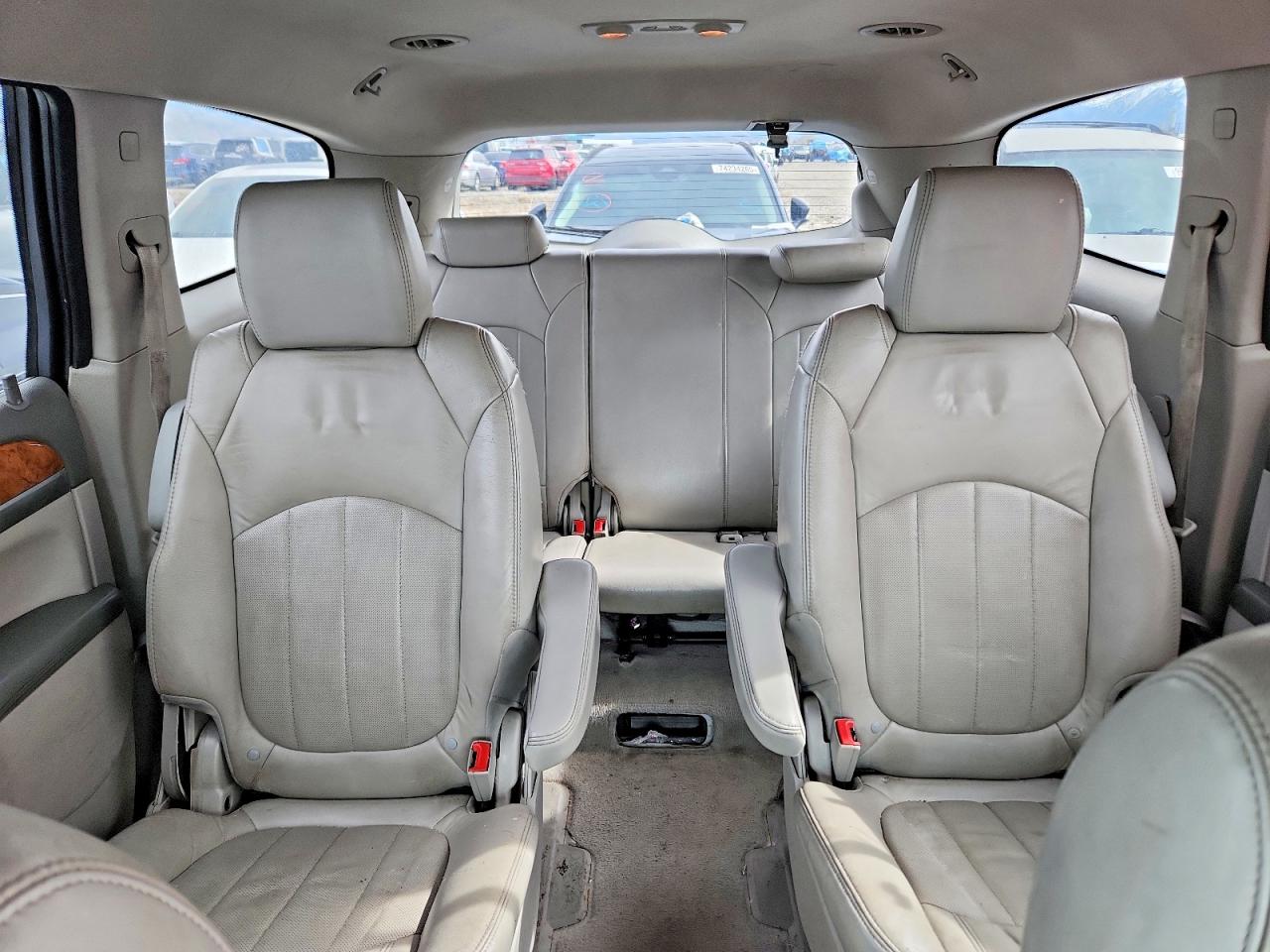 2011 BUICK ENCLAVE CXL photo 19