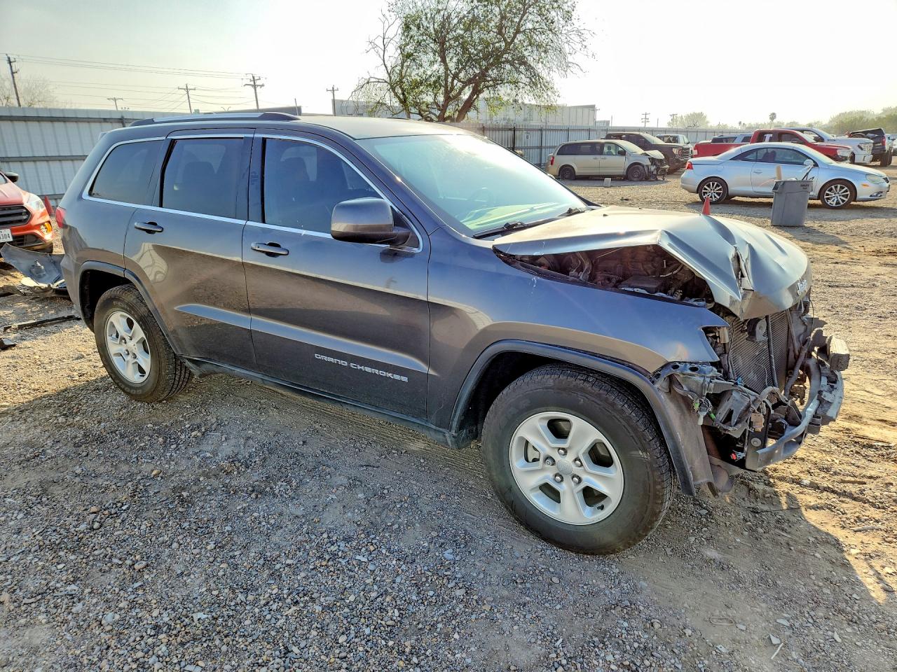 2016 JEEP GRAND CHEROKEE LAREDO photo 4