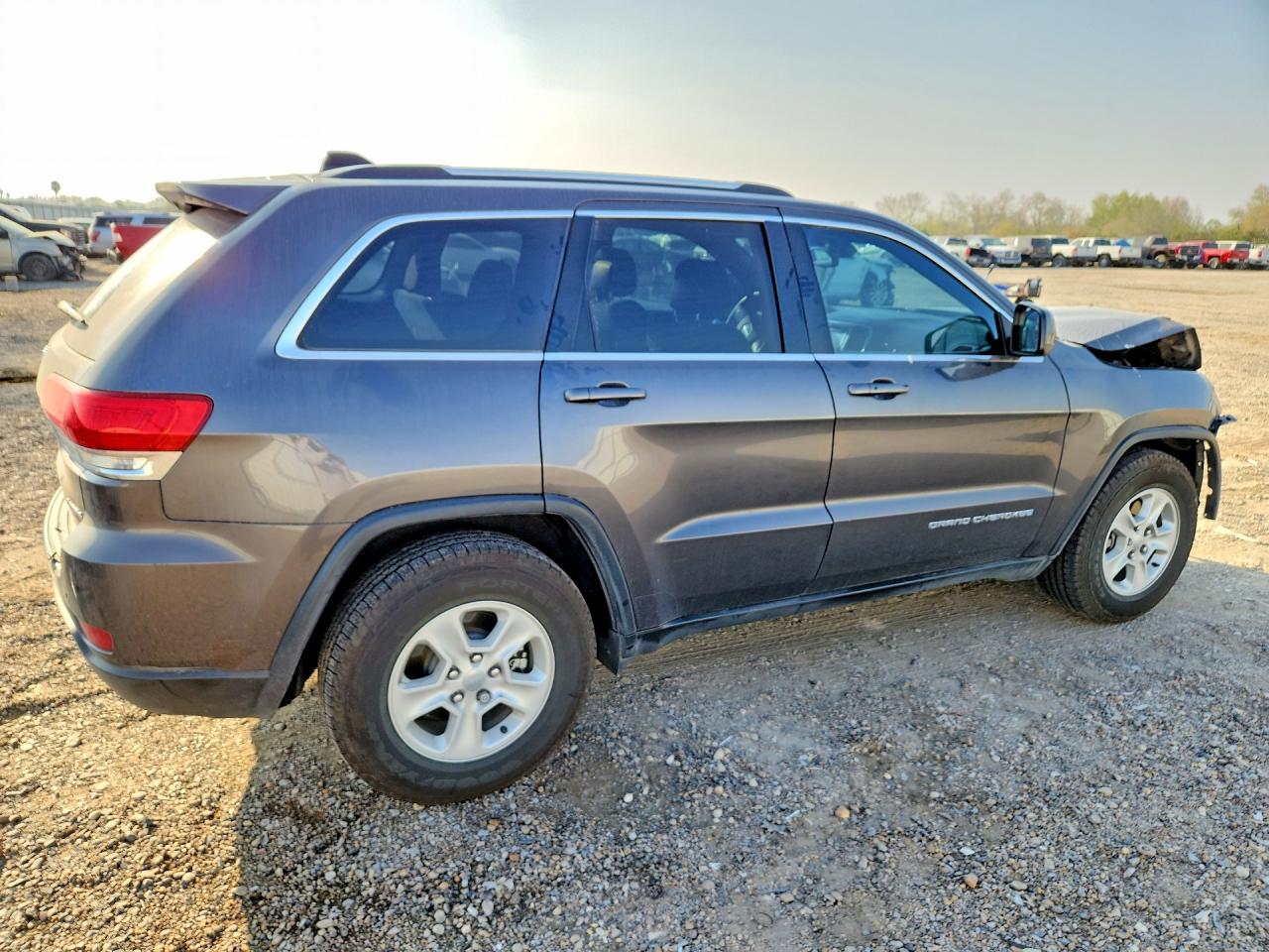 2016 JEEP GRAND CHEROKEE LAREDO photo 3
