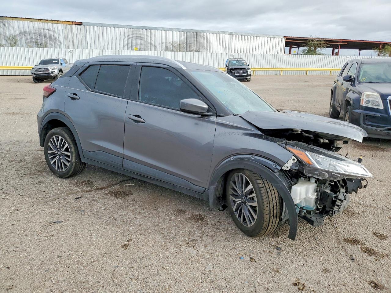 2021 NISSAN KICKS photo 10