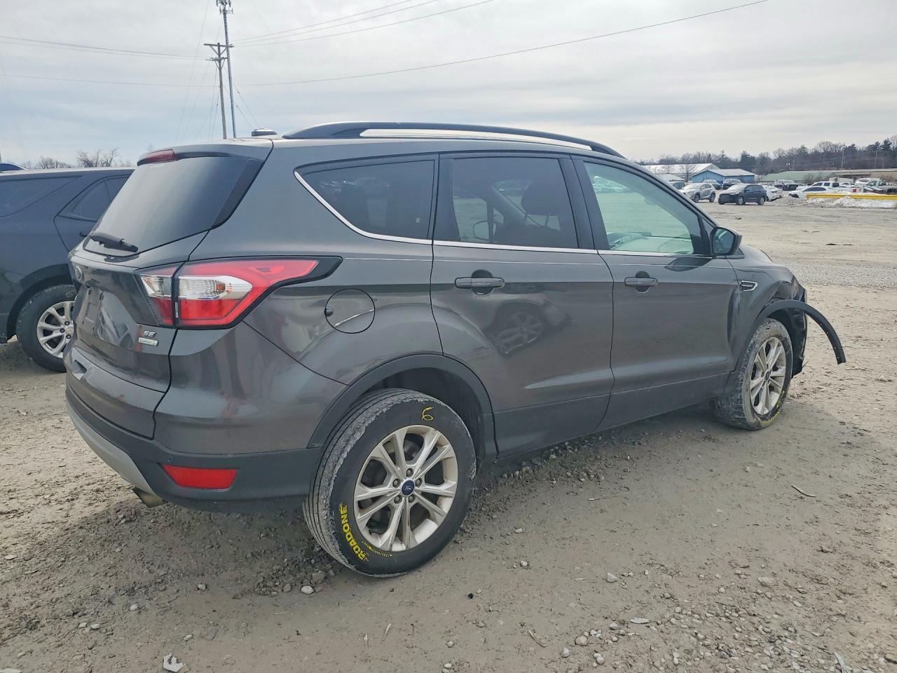 2017 FORD ESCAPE SE photo 3