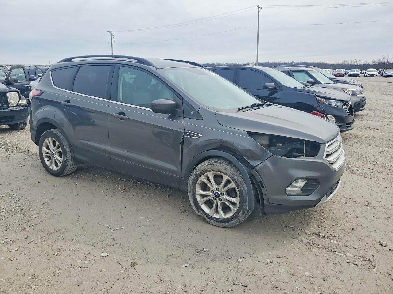 2017 FORD ESCAPE SE photo 4