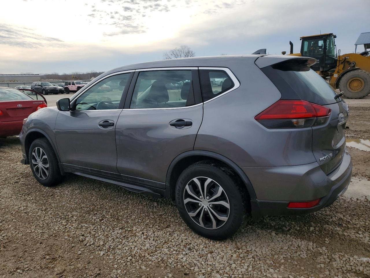2018 NISSAN ROGUE S photo 2
