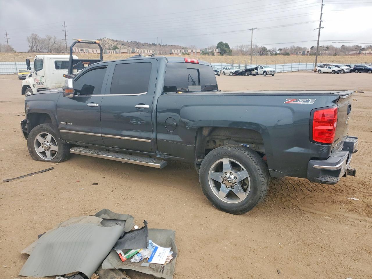 2017 CHEVROLET SILVERADO K2500 HEAVY DUTY LTZ photo 2
