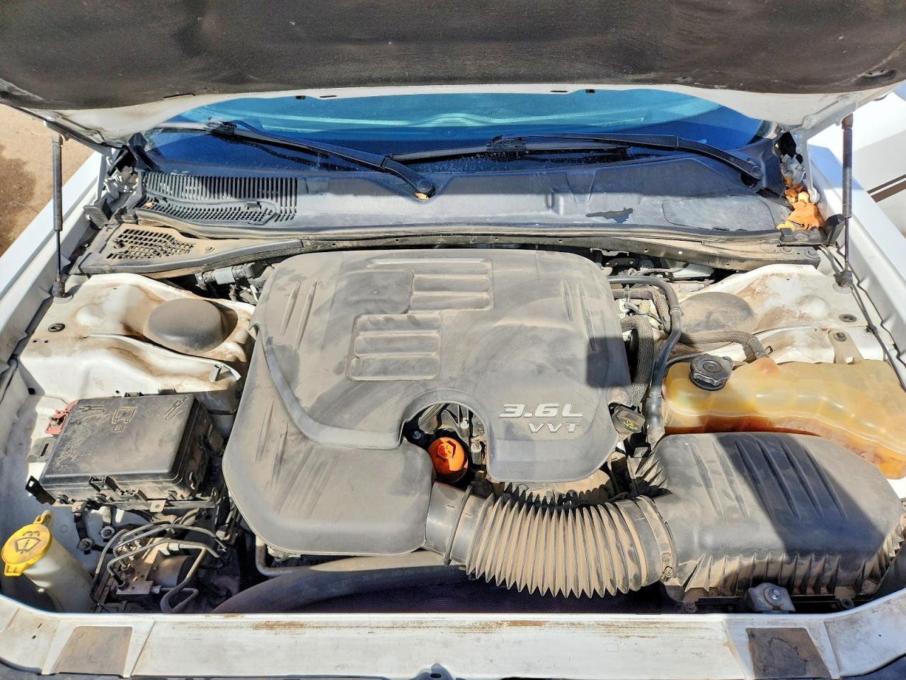 2016 DODGE CHALLENGER SXT photo 11