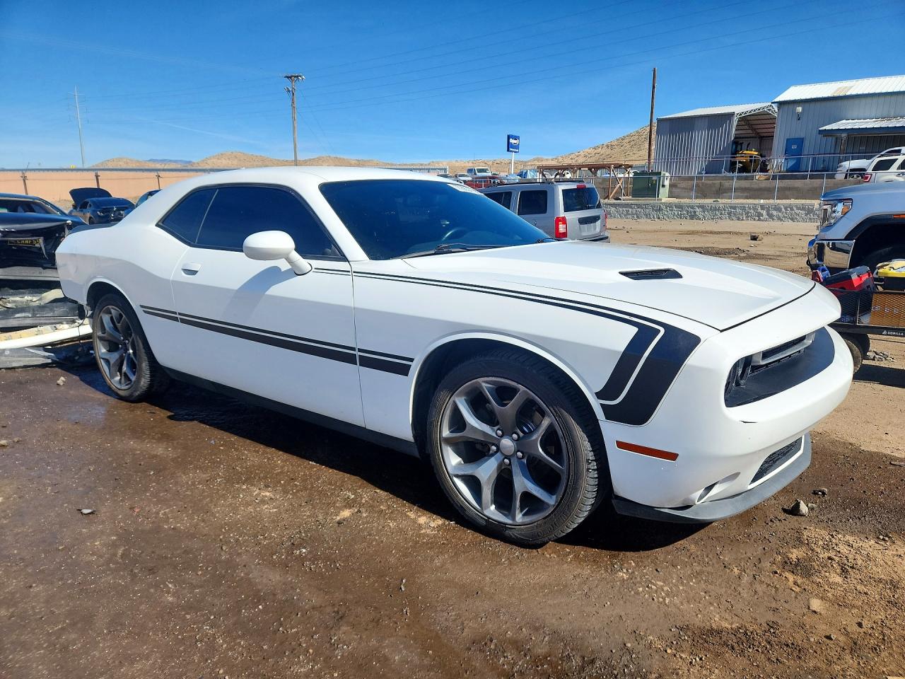 2016 DODGE CHALLENGER SXT photo 4