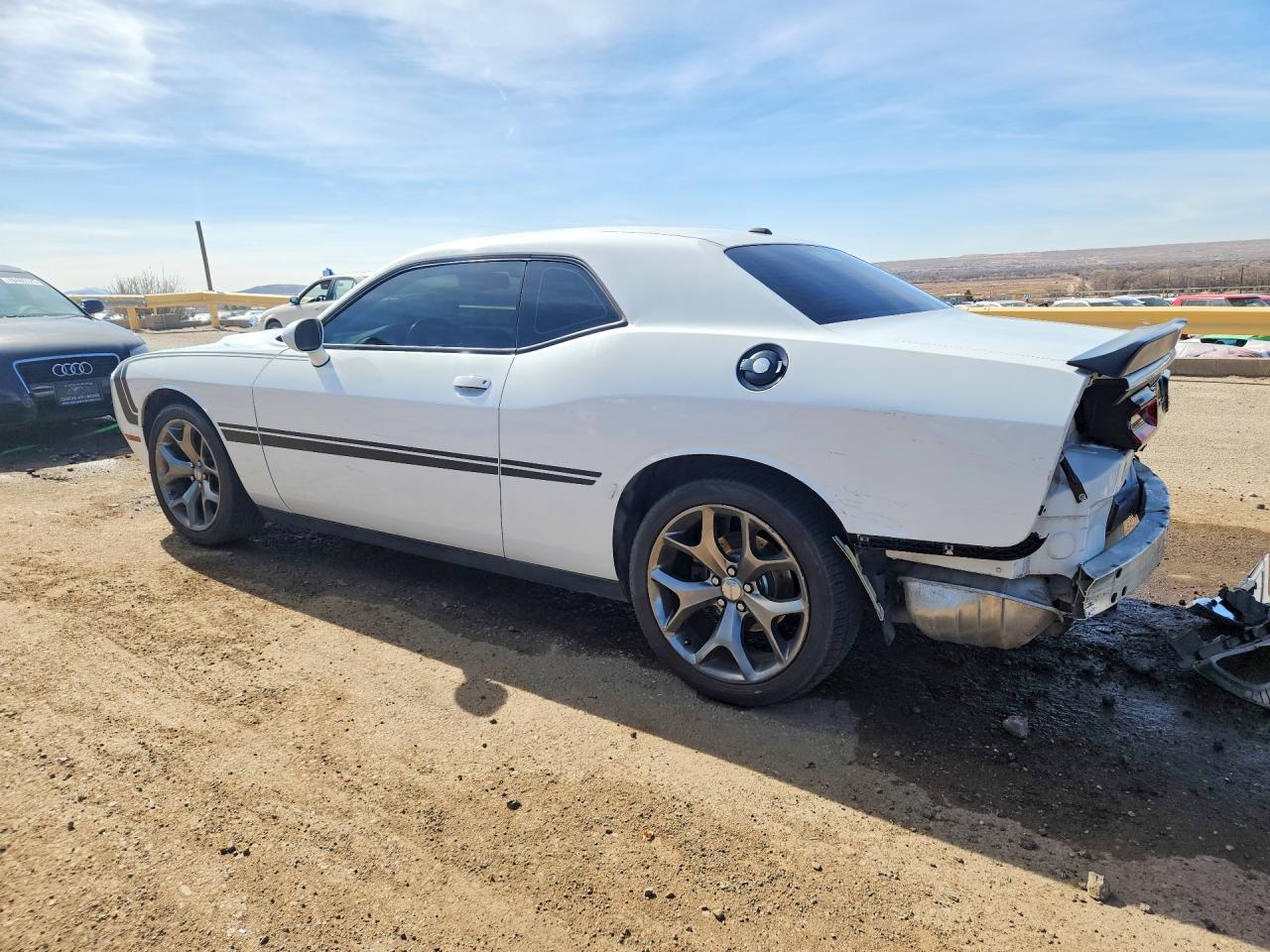 2016 DODGE CHALLENGER SXT photo 2
