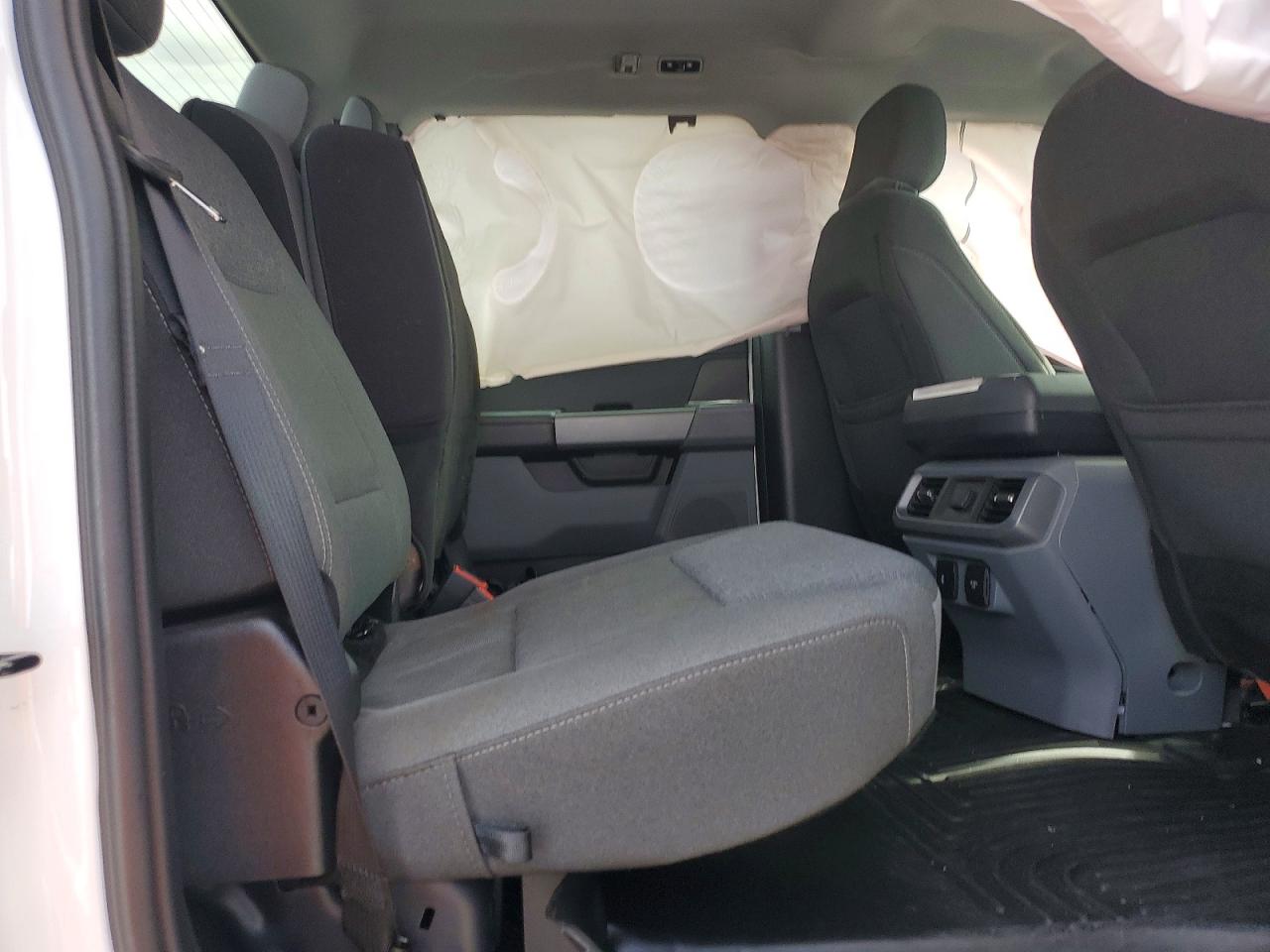 2024 FORD F150 XLT photo 19