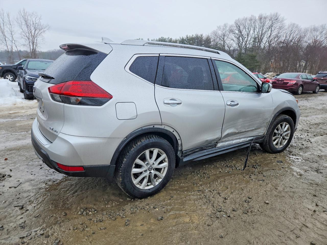 2018 NISSAN ROGUE SV photo 5