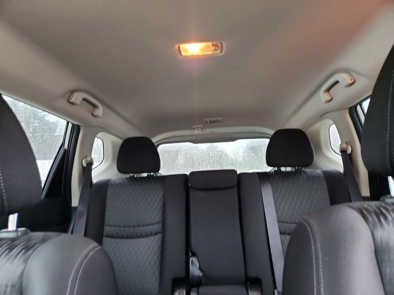 2018 NISSAN ROGUE SV photo 19