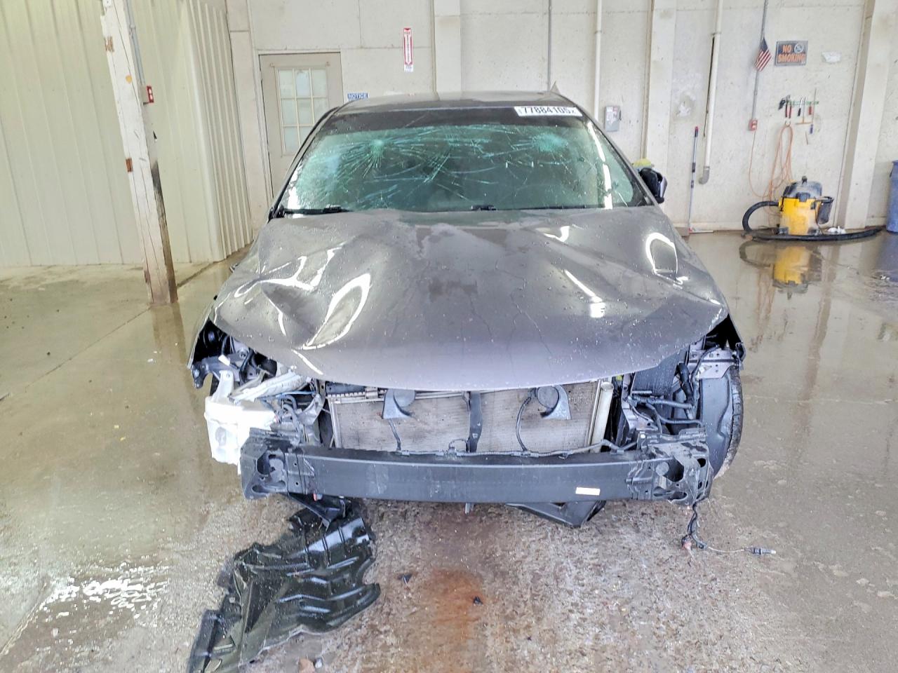 2015 TOYOTA CAMRY SE photo 5
