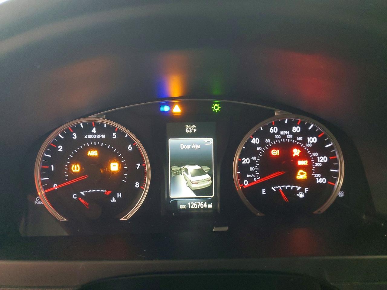 2015 TOYOTA CAMRY SE photo 9